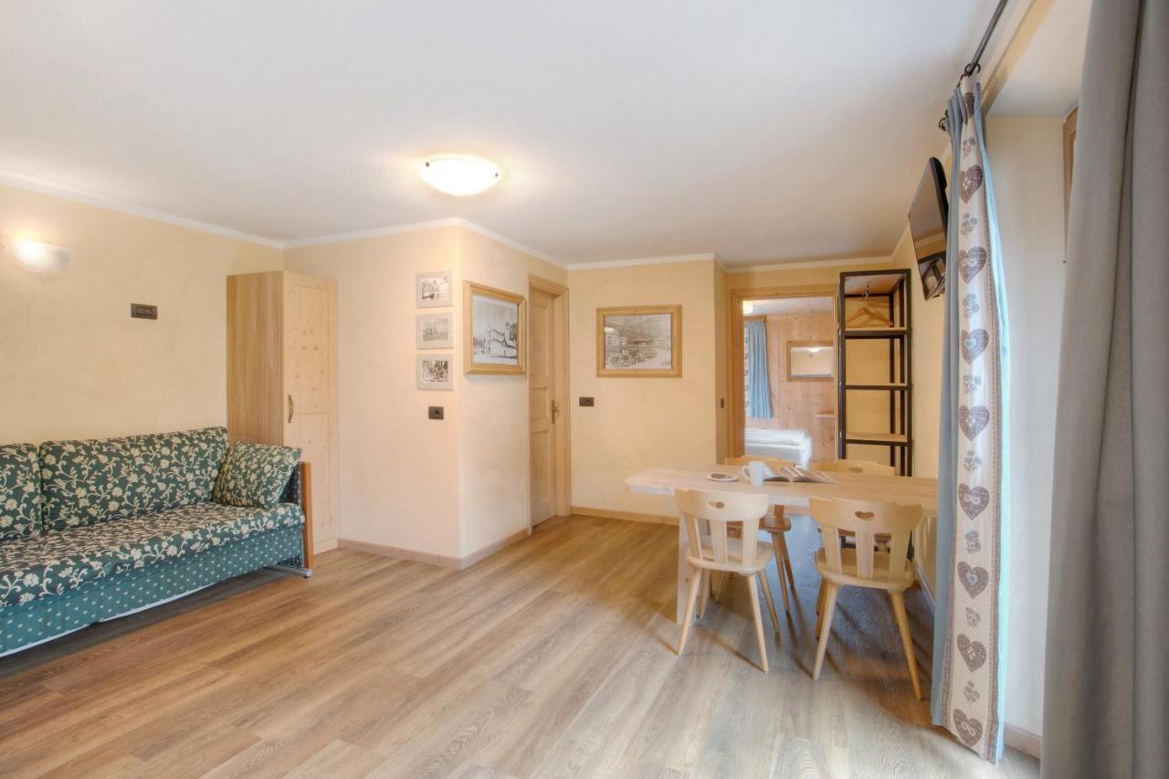 Appartamento Nonna Engadina Chalet ลีวินโญ ภายนอก รูปภาพ